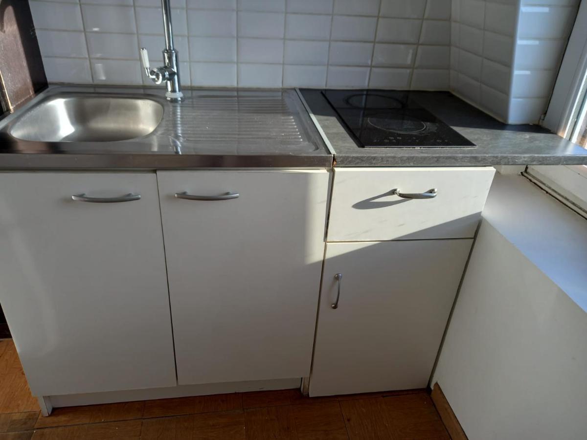 3 Hebergements - Au 1Er Etage 1 Appartement 2 Pieces Et Au 2Eme Etage Un Logement De 2 Chambres Louees Separement Avec Coin Cuisine Et Toilettes A Partager- Dans Pavillon Au Pied Du Rer B A 5 Minutes De Paris Et 30 Mn Stade De France Cachan Exterior photo