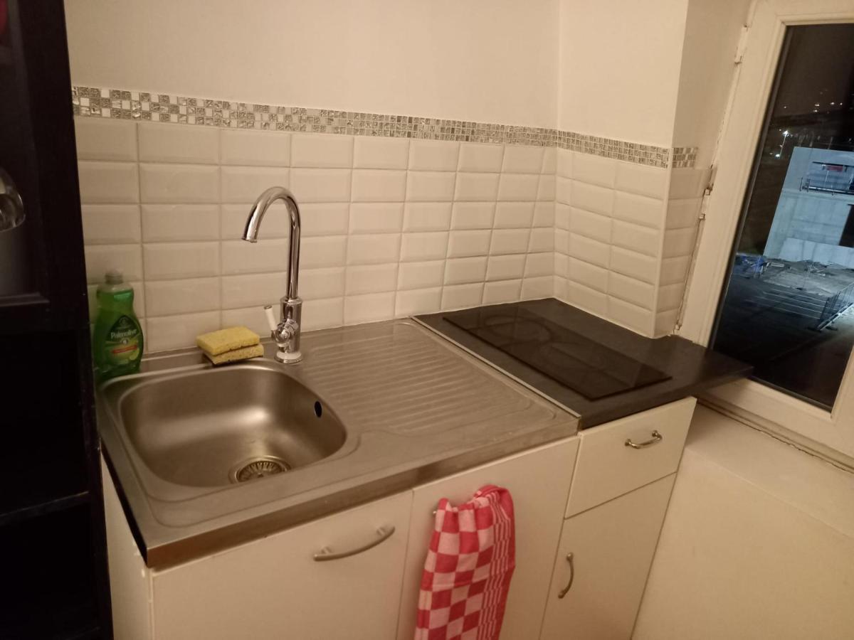 3 Hebergements - Au 1Er Etage 1 Appartement 2 Pieces Et Au 2Eme Etage Un Logement De 2 Chambres Louees Separement Avec Coin Cuisine Et Toilettes A Partager- Dans Pavillon Au Pied Du Rer B A 5 Minutes De Paris Et 30 Mn Stade De France Cachan Exterior photo