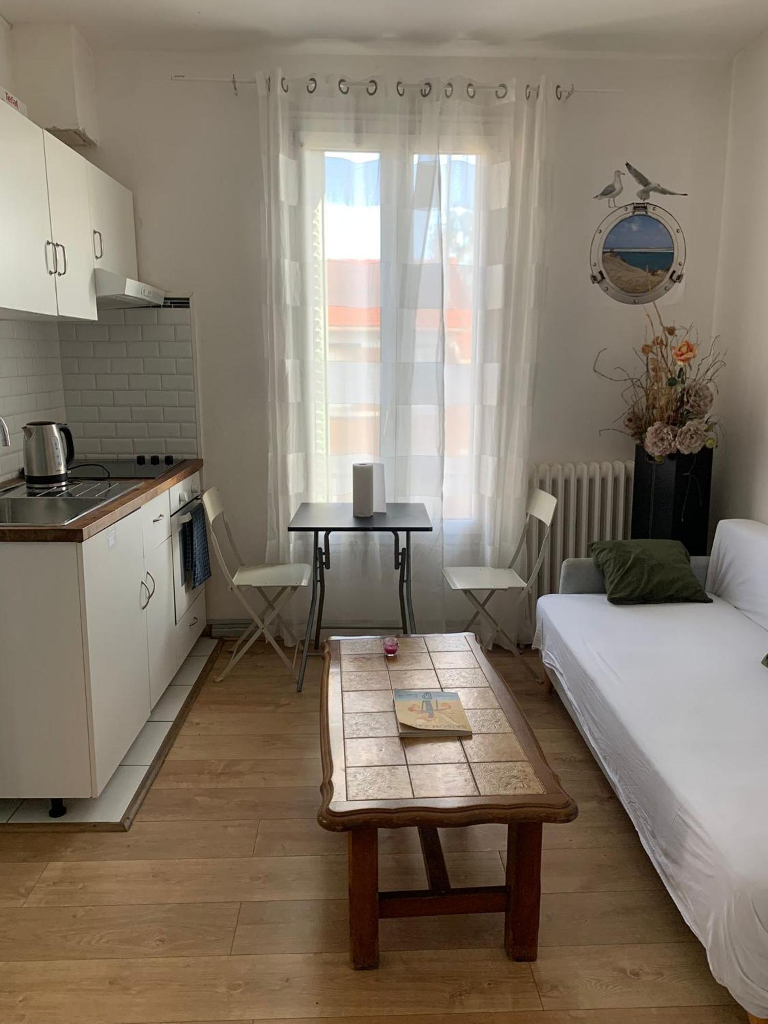 3 Hebergements - Au 1Er Etage 1 Appartement 2 Pieces Et Au 2Eme Etage Un Logement De 2 Chambres Louees Separement Avec Coin Cuisine Et Toilettes A Partager- Dans Pavillon Au Pied Du Rer B A 5 Minutes De Paris Et 30 Mn Stade De France Cachan Exterior photo