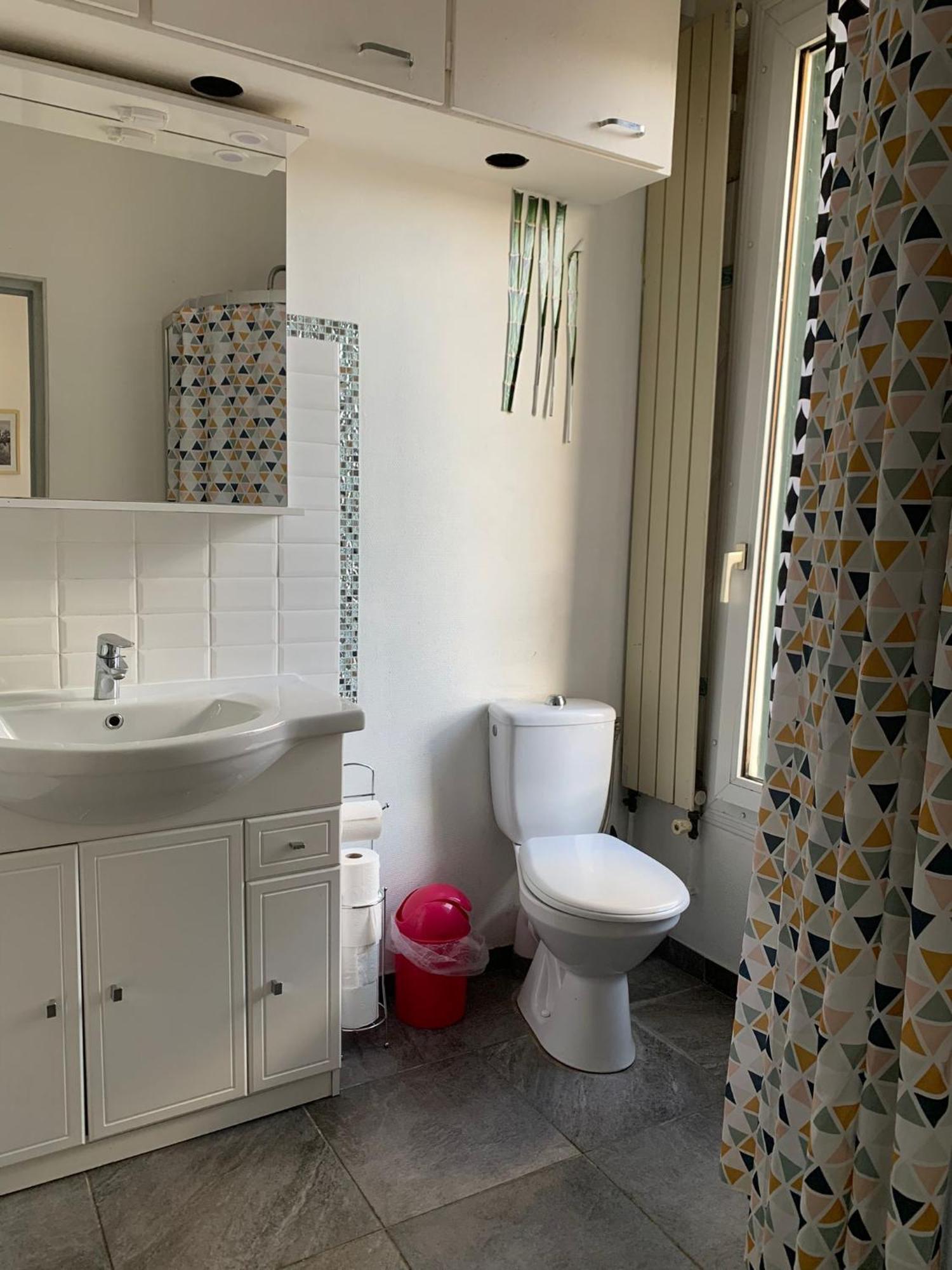 3 Hebergements - Au 1Er Etage 1 Appartement 2 Pieces Et Au 2Eme Etage Un Logement De 2 Chambres Louees Separement Avec Coin Cuisine Et Toilettes A Partager- Dans Pavillon Au Pied Du Rer B A 5 Minutes De Paris Et 30 Mn Stade De France Cachan Exterior photo
